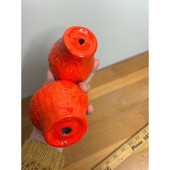 Vintage giant strawberry salt and pepper shakers ceramic- no stoppers - Picture 4 of 5